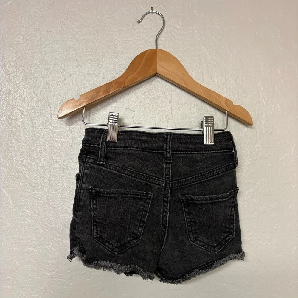 $12 ADD ON Baby Gap shorts 4Y‎ Patagonia Columbia Native Cotton on Baby Crocs